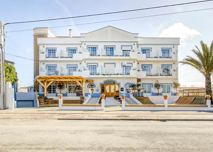 Malacuna Peniche 3* פרל