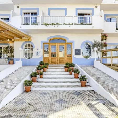 ホテル Malacuna Peniche 3*
