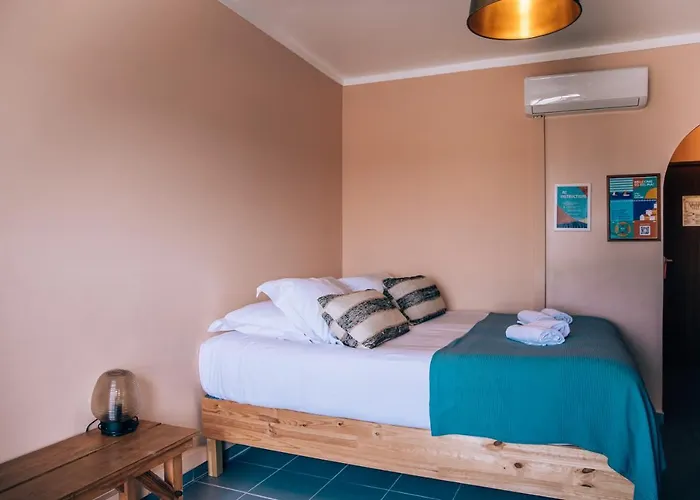 Hotel Malacuna Peniche 3*